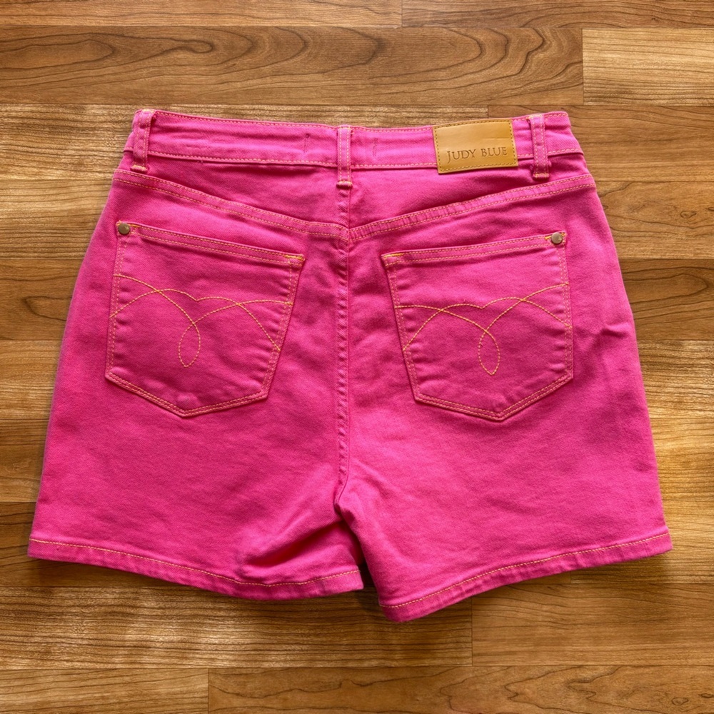 Judy Blue Hi-Rise Garment Dyed Magenta Shorts Women's Large - Picture 6 of 9
